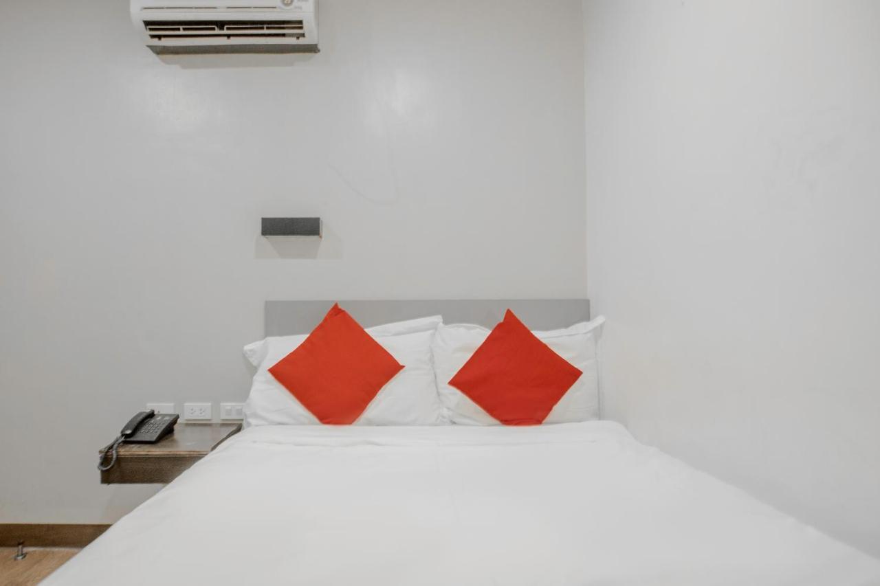 OYO 637 Fox Hotel  Quezon City Exterior foto