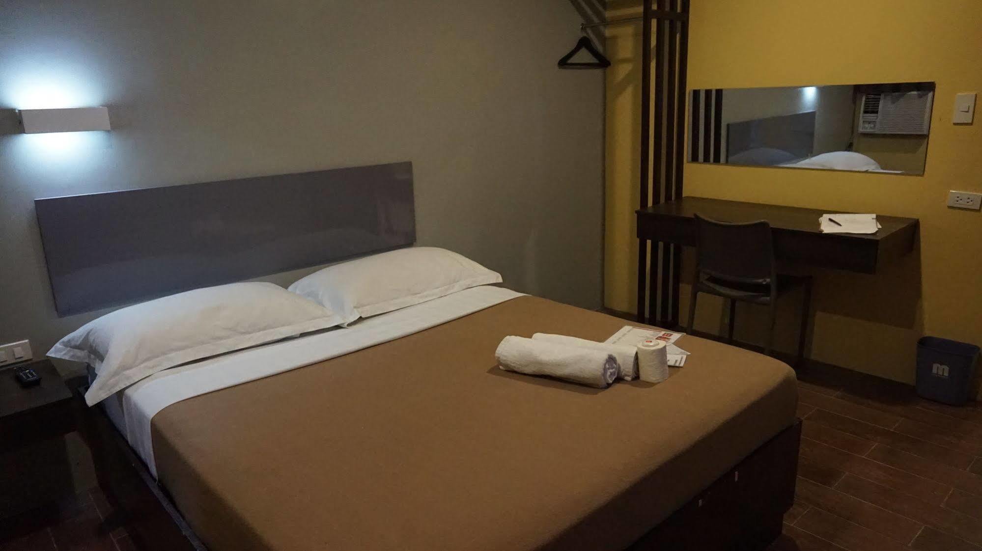 OYO 637 Fox Hotel  Quezon City Exterior foto